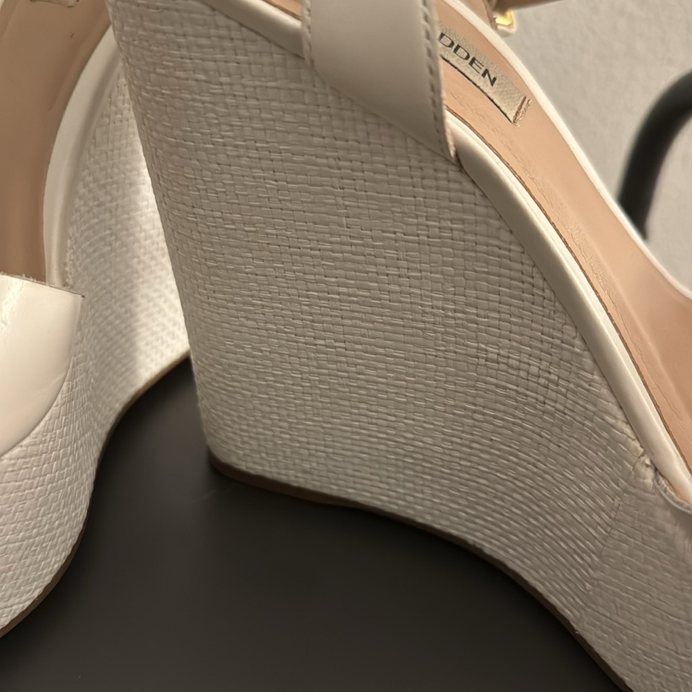 Women White Citrus Steve Madden Ankle Strap Open Toe Platform Heel - Picture 2 of 4